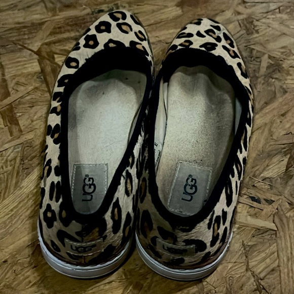 UGG Shoes - Picture 2 of 3